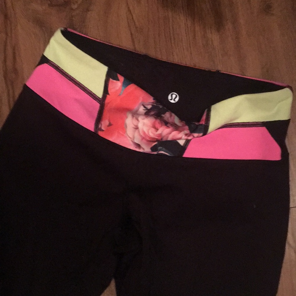 Lulu lemon reversible black pants size 6